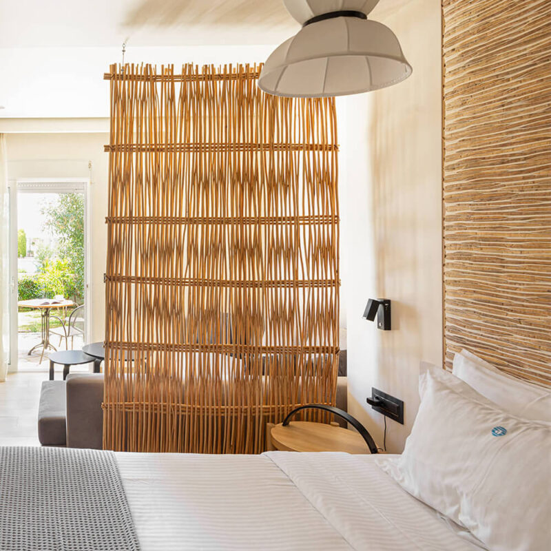 Materials: Handwoven panel willow peeled LWCP1 / Mat M80